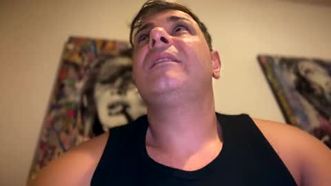 Snapshot of witebull83 chatting on 12/29/24, 04:51 Witebull online show from 12/29/24, 04:51