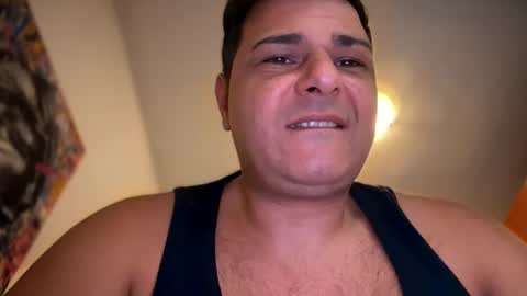 Snapshot of witebull83 chatting on 01/07/25, 11:58 Witebull online show from 01/07/25, 11:58