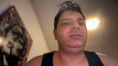 Snapshot of witebull83 chatting on 01/20/25, 12:39 Witebull online show from 01/20/25, 12:39