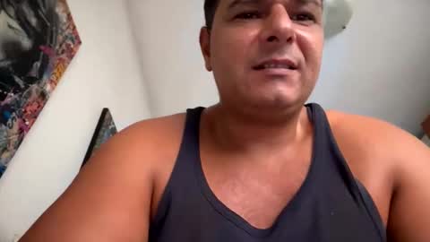 Snapshot of witebull83 chatting on 09/23/25, 10:51 Witebull online show from 09/23/25, 10:51