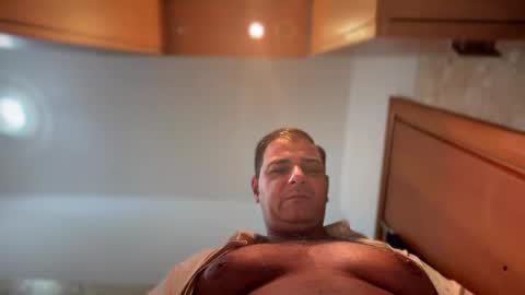 Snapshot of witebull83 chatting on 02/07/26, 02:43 Witebull online show from 02/07/26, 02:43