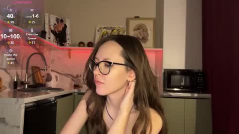 Snapshot of withlovebella chatting on 02/08/25, 02:16 Isobelle online show from 02/08/25, 02:16