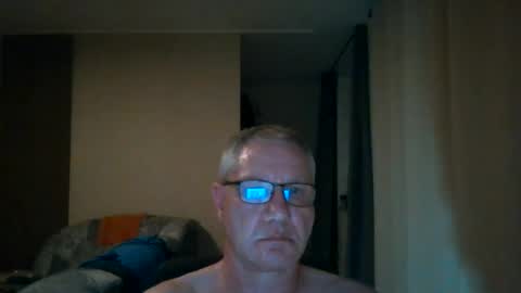 Snapshot of wixer1970 chatting on 08/03/26, 12:31 wixer1970 online show from 08/03/26, 12:31