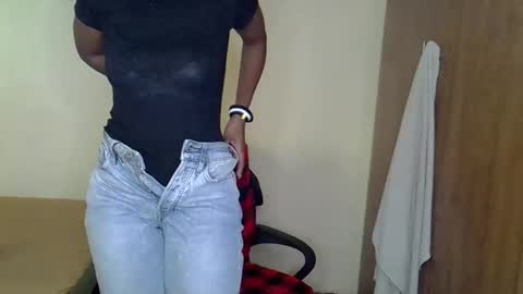 Snapshot of wizzia_khalifa chatting on 01/10/25, 08:40 girlie o online show from 01/10/25, 08:40