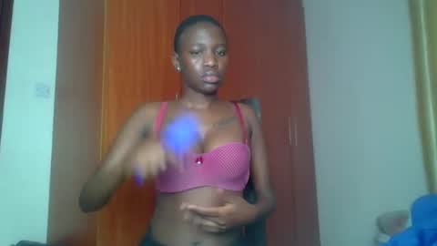 Snapshot of wizzia_khalifa chatting on 02/06/25, 03:59 girlie o online show from 02/06/25, 03:59