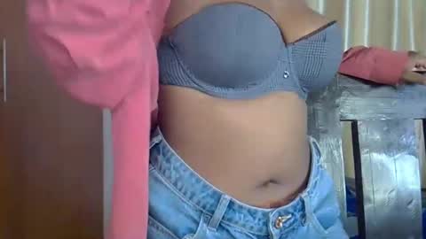 Snapshot of wizzia_khalifa chatting on 03/05/25, 02:34 girlie o online show from 03/05/25, 02:34