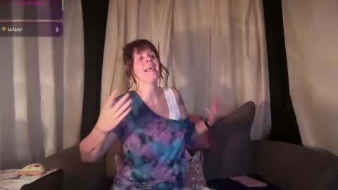 Snapshot of wldntulik2no chatting on 10/18/25, 03:02 Moth online show from 10/18/25, 03:02