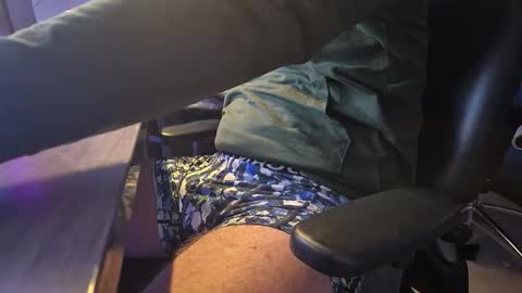 Snapshot of wnhz27 chatting on 11/24/25, 01:49 wnhz27 online show from 11/24/25, 01:49