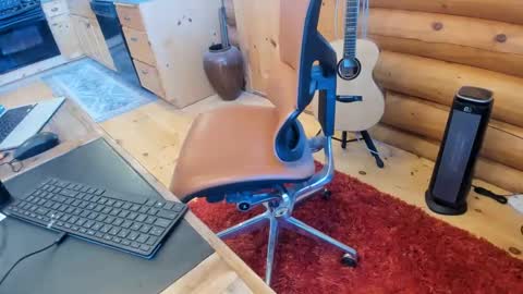 Snapshot of wobbleon chatting on 01/18/25, 04:10 Gobbleon online show from 01/18/25, 04:10