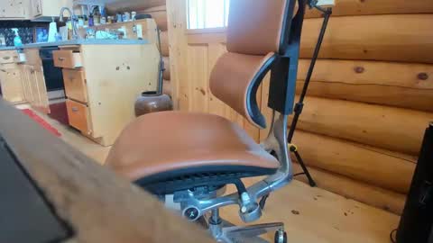 Snapshot of wobbleon chatting on 02/08/25, 08:42 Gobbleon online show from 02/08/25, 08:42