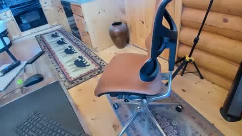 Snapshot of wobbleon chatting on 03/08/25, 08:35 Gobbleon online show from 03/08/25, 08:35