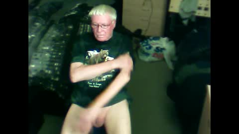 Snapshot of wolcol80 chatting on 01/07/25, 01:59 wolcol80 online show from 01/07/25, 01:59