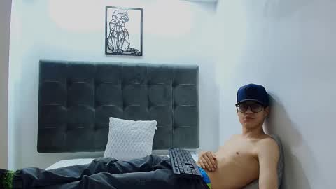  W O L F  online show from 02/07/25, 01:53