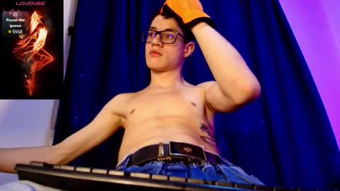  W O L F  online show from 12/01/25, 11:37