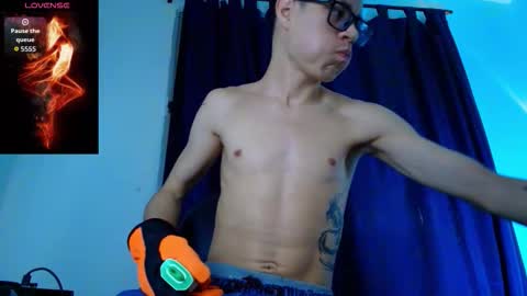  W O L F  online show from 12/02/25, 11:37