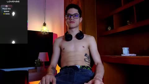  W O L F  online show from 05/09/26, 11:48