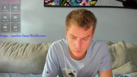 Snapshot of wolfiell chatting on 12/17/24, 09:49 Wolfienov online show from 12/17/24, 09:49