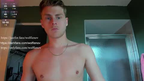 Snapshot of wolfiell chatting on 02/09/25, 10:11 Wolfienov online show from 02/09/25, 10:11