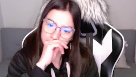 Alex online show from 10/21/25, 01:39