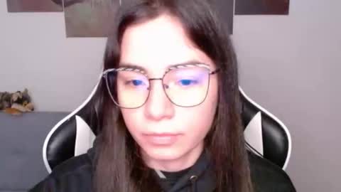 Alex online show from 05/03/26, 01:33