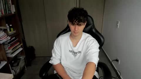 Snapshot of wolker_allan chatting on 02/18/26, 01:51 wolker_allan online show from 02/18/26, 01:51