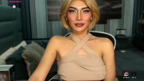 Snapshot of womanofyourdesire_ts chatting on 04/05/26, 07:44 Julia online show from 04/05/26, 07:44