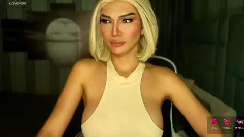 Snapshot of womanofyourdesire_ts chatting on 05/06/26, 06:19 Julia online show from 05/06/26, 06:19