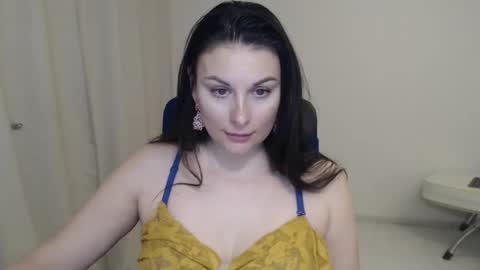 Snapshot of wonderr_woman chatting on 01/10/25, 02:04 wonderr_woman online show from 01/10/25, 02:04