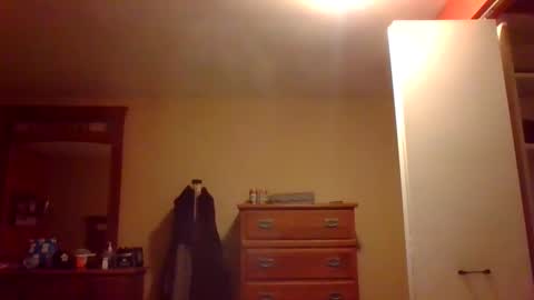 Snapshot of woodeee77 chatting on 12/26/24, 04:43 woodeee77 online show from 12/26/24, 04:43