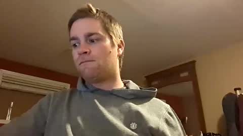 Snapshot of woodeee77 chatting on 03/08/25, 05:28 woodeee77 online show from 03/08/25, 05:28