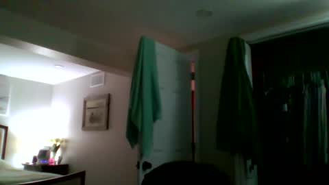 Snapshot of woodeee77 chatting on 02/06/26, 03:55 woodeee77 online show from 02/06/26, 03:55