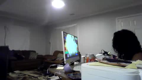 Snapshot of woodpipe69 chatting on 12/16/24, 01:31 Woodpipe69 online show from 12/16/24, 01:31