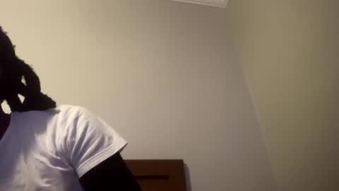 Snapshot of woodpipe69 chatting on 03/05/25, 02:03 Woodpipe69 online show from 03/05/25, 02:03