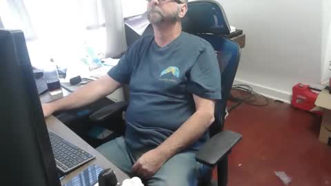 woodworker6473 online show from 10/16/25, 12:39