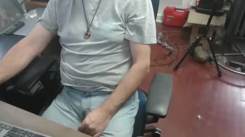 Snapshot of woodworker6473 chatting on 01/08/26, 01:24 woodworker6473 online show from 01/08/26, 01:24