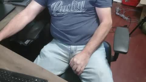 Snapshot of woodworker6473 chatting on 01/11/26, 12:48 woodworker6473 online show from 01/11/26, 12:48