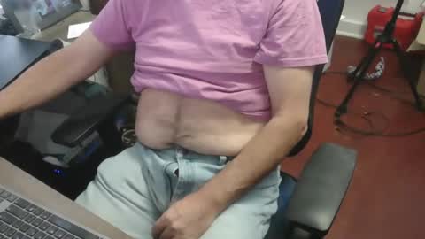 Snapshot of woodworker6473 chatting on 02/10/26, 01:26 woodworker6473 online show from 02/10/26, 01:26