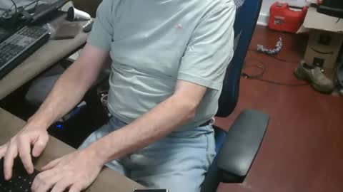 Snapshot of woodworker6473 chatting on 02/24/26, 12:30 woodworker6473 online show from 02/24/26, 12:30