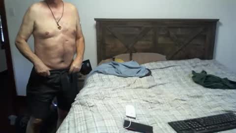 Snapshot of woodworker6473 chatting on 03/01/26, 10:34 woodworker6473 online show from 03/01/26, 10:34