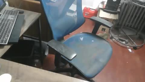 Snapshot of woodworker6473 chatting on 03/09/26, 11:31 woodworker6473 online show from 03/09/26, 11:31