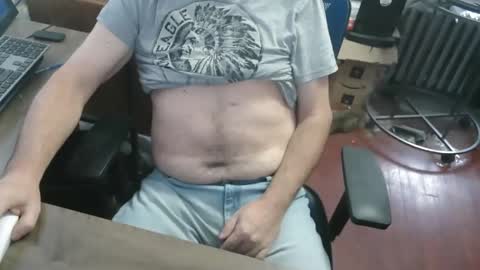 Snapshot of woodworker6473 chatting on 03/12/26, 03:40 woodworker6473 online show from 03/12/26, 03:40