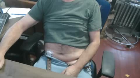 Snapshot of woodworker6473 chatting on 03/30/26, 10:33 woodworker6473 online show from 03/30/26, 10:33