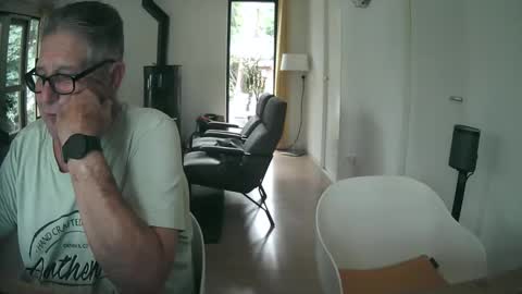 woodwurm and Snoeske online show from 09/16/25, 03:46