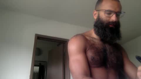 woof_wolf37 online show from 06/04/26, 04:02