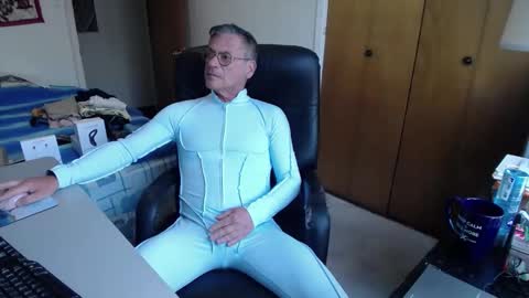 Snapshot of worldlarge chatting on 04/26/26, 12:03 Large one online show from 04/26/26, 12:03