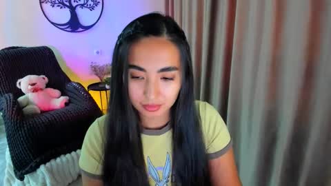 Snapshot of worldofkim chatting on 11/18/25, 11:58 dudetta Kim online show from 11/18/25, 11:58