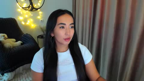 Snapshot of worldofkim chatting on 01/14/26, 08:42 dudetta Kim online show from 01/14/26, 08:42