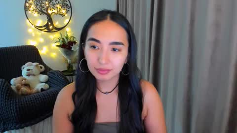 Snapshot of worldofkim chatting on 02/18/26, 05:42 dudetta Kim online show from 02/18/26, 05:42