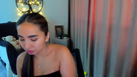 Snapshot of worldofkim chatting on 02/25/26, 10:03 dudetta Kim online show from 02/25/26, 10:03