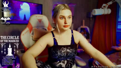 Snapshot of wounded_goddess chatting on 02/24/26, 05:05 Goddess Sophy online show from 02/24/26, 05:05